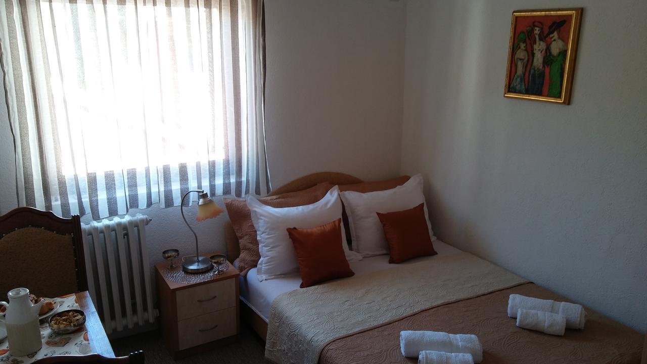 Guest House Villa Castio Petrovac Exterior foto