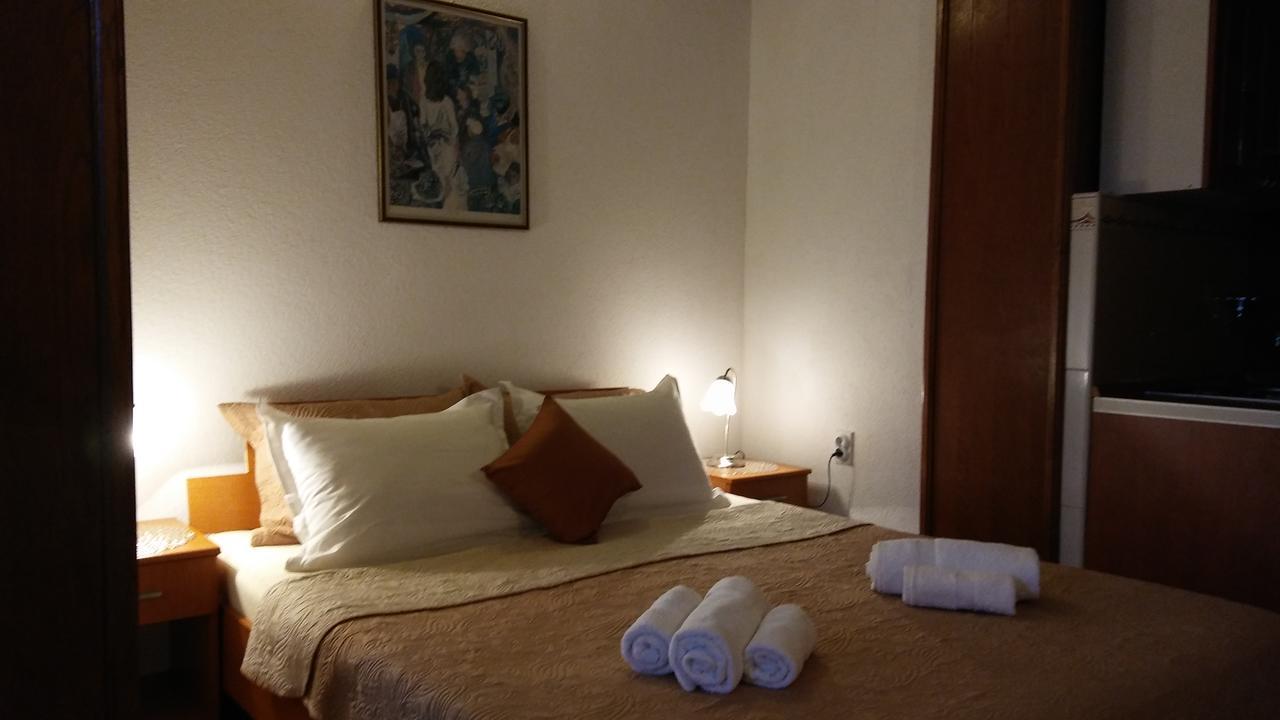Guest House Villa Castio Petrovac Exterior foto