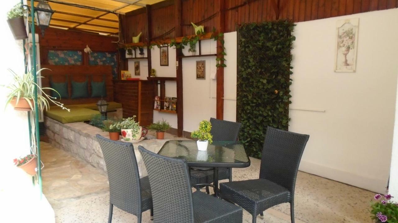 Guest House Villa Castio Petrovac Exterior foto